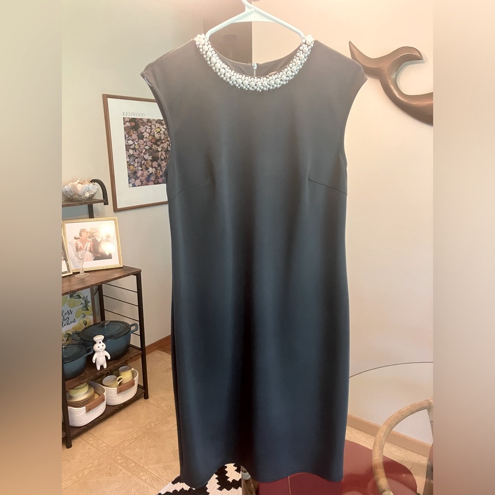 $200 Spense gorgeous pearl & rhinestone neckline  night on the town dress. Sz 8